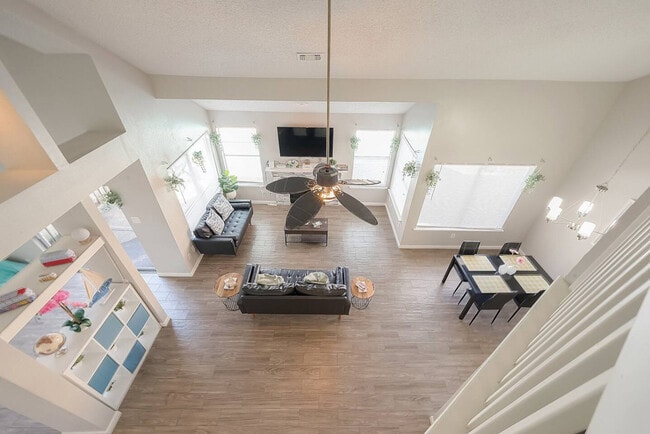 Building Photo - 16026 Hidden Acres Dr Rental