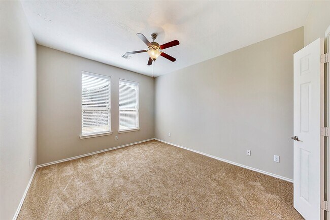 Building Photo - 8915 Headstall Dr