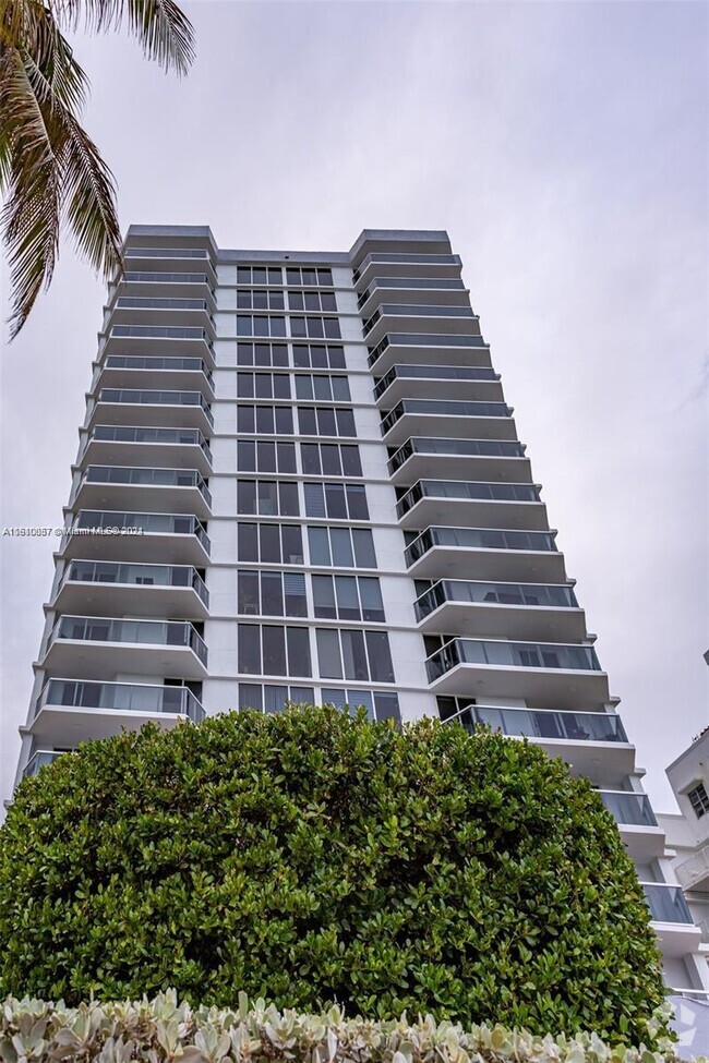 Building Photo - 2401 Collins Ave Rental