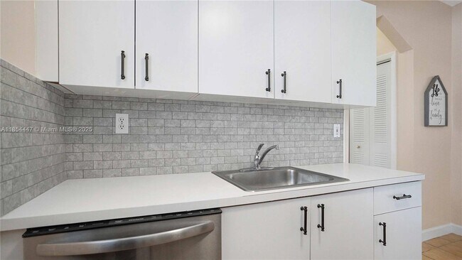 Photo - 540 15th St Unidad 203