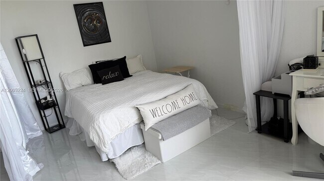 Photo - 1200 West Ave Unit 814