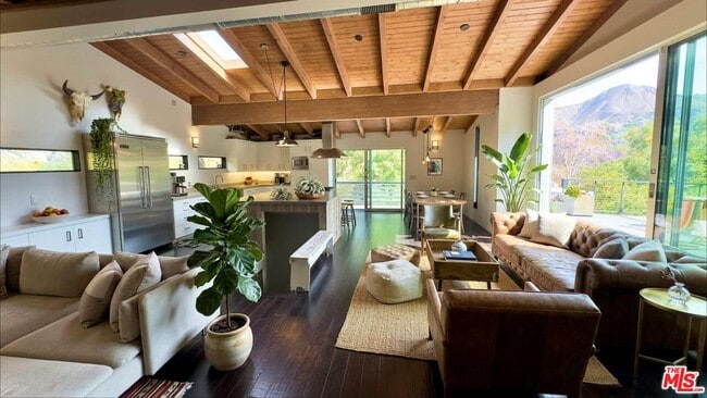 Photo - 19562 Cave Way