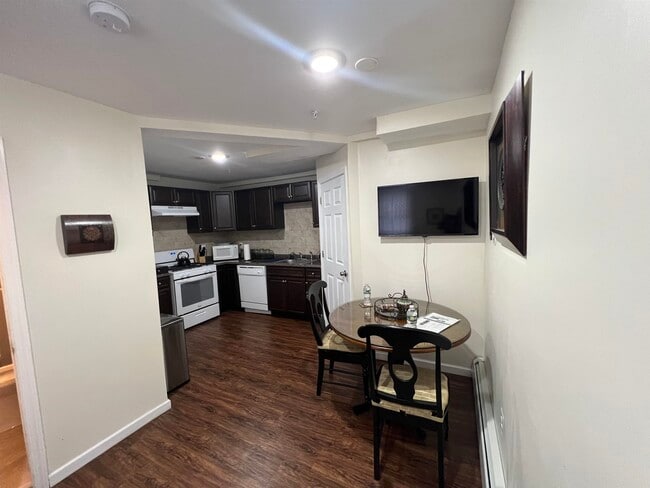 Photo - 5700 Broadway Unit GROUND FLOOR