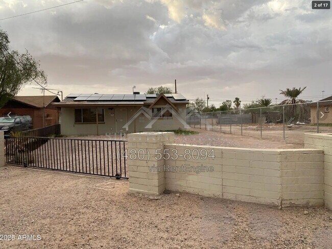 314 W Phoenix Ave