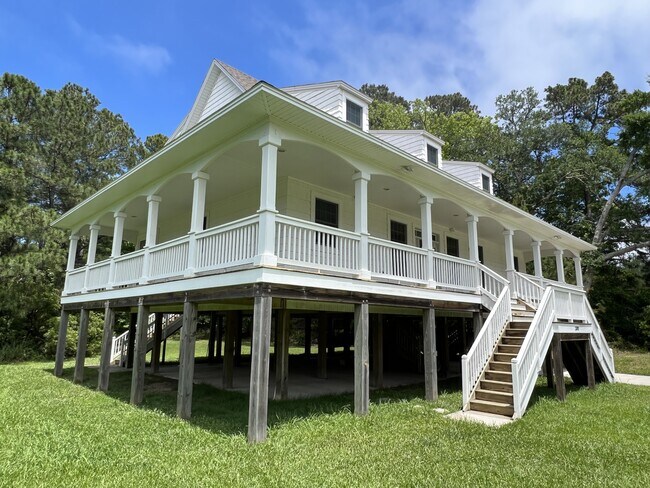 1300 W Kitty Hawk Rd