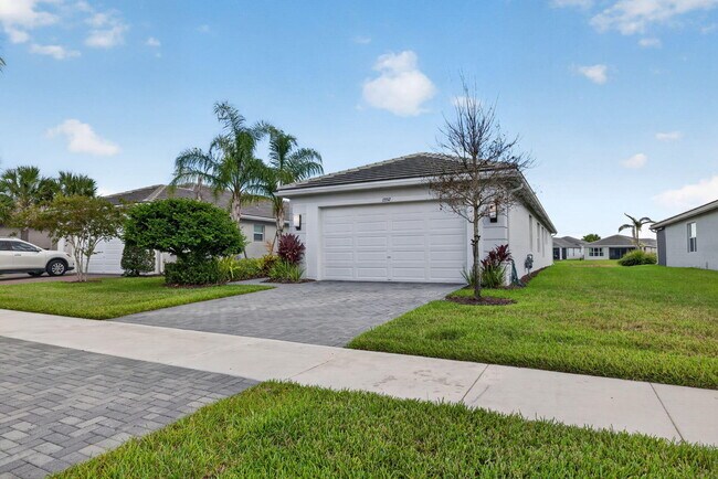 13352 SW River Rock Rd