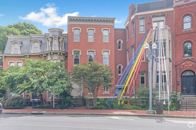 Building Photo - Available Now! Two Bed/Two Bath in the Mos... Unit 1-1 Rental