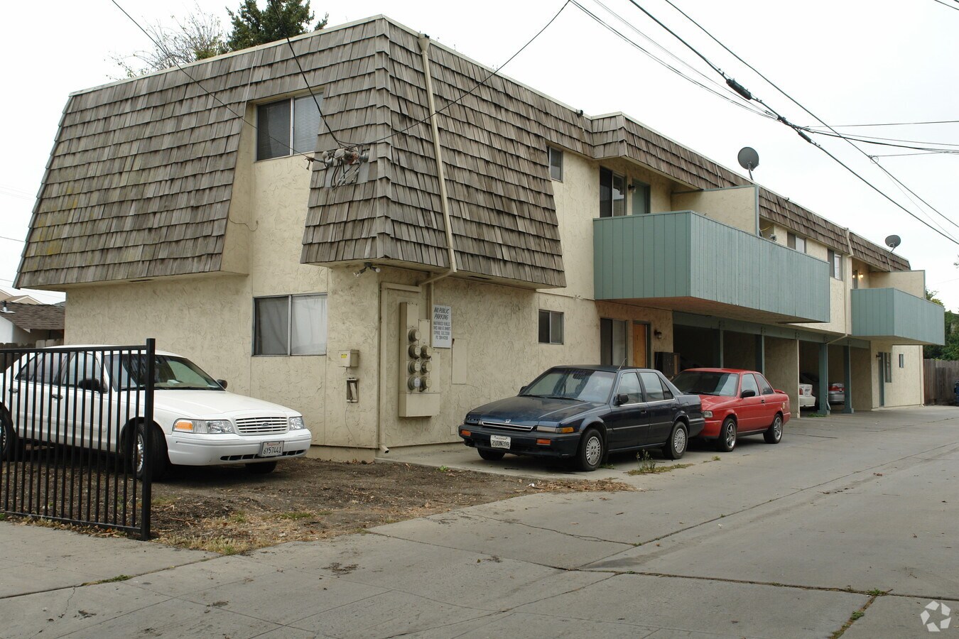 Photo - 132 E Gabilan St Apartments