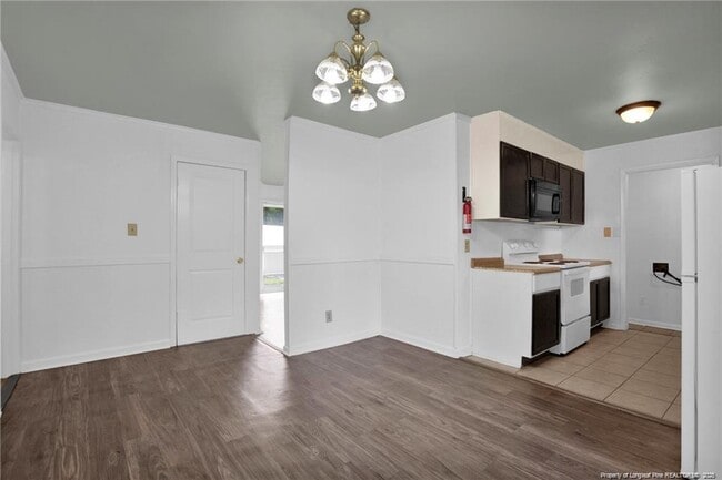 Photo - 417 Perth St