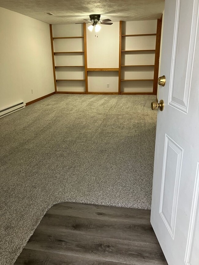 Building Photo - 1 Bedroom Unit 45 Meadowview Terrace Rental