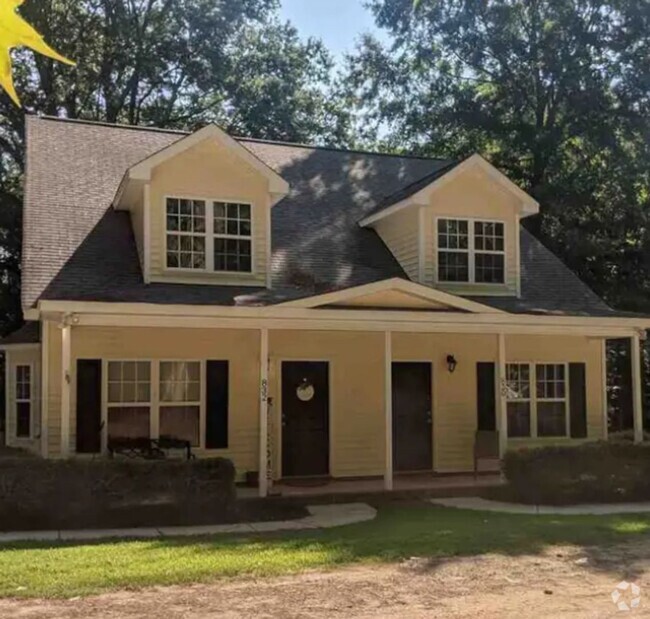 Building Photo - 3 Bedroom Near Downtown Wake Forest Rental