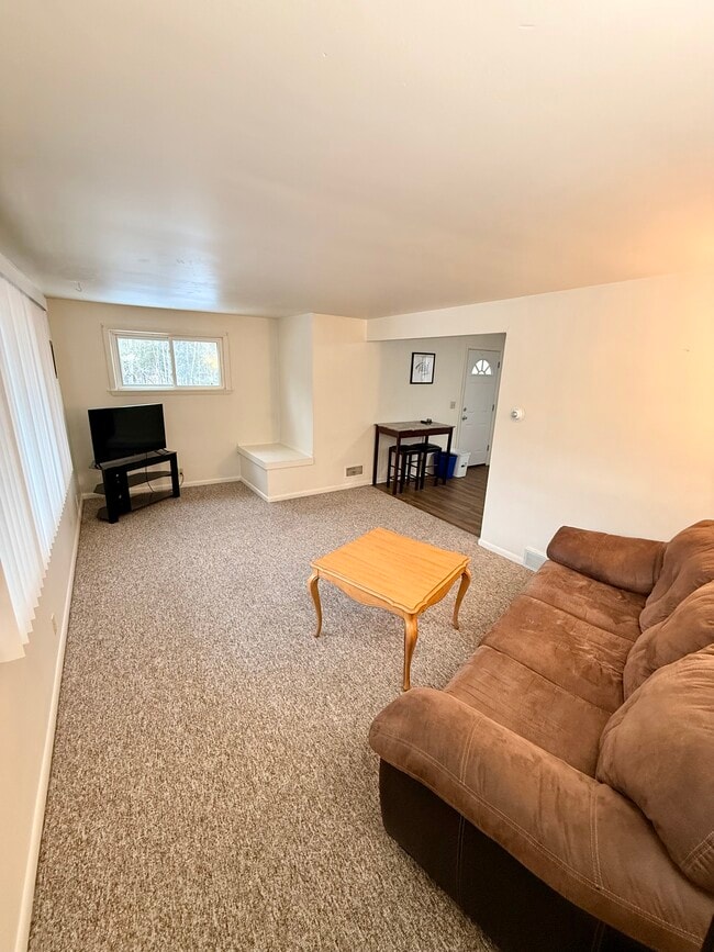 Photo - 310 Poplar St