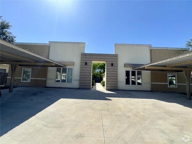 Building Photo - 2103 Garden Ridge Dr Unit 2 Rental