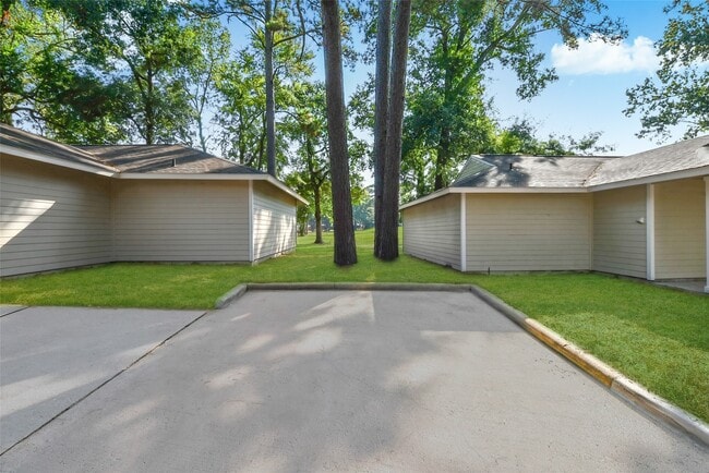 3483 Balboa Cir