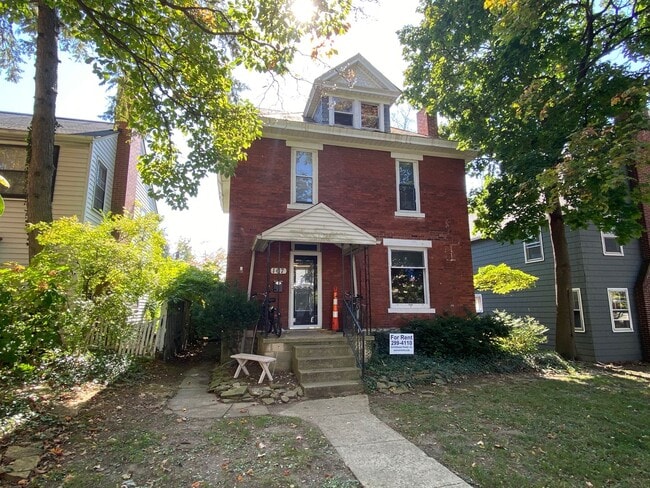 Building Photo - 167 E Oakland Ave Unit AB Rental