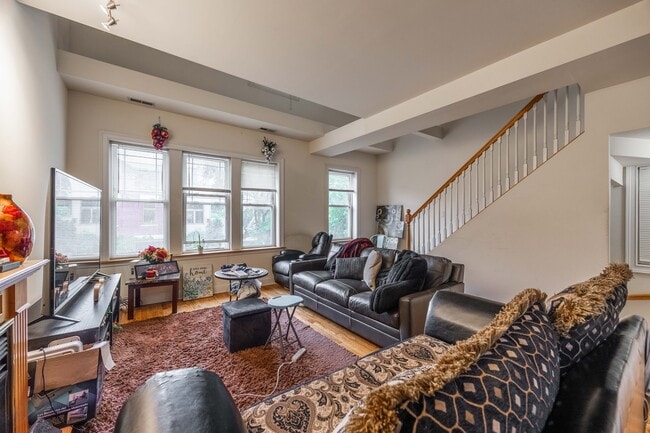 Photo - 1720 W Beach Ave Apartments Unit 2