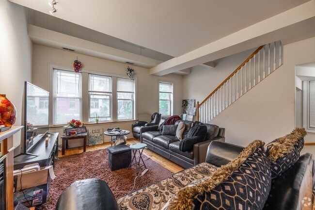 Building Photo - 1720 W Beach Ave Unit 2 Rental