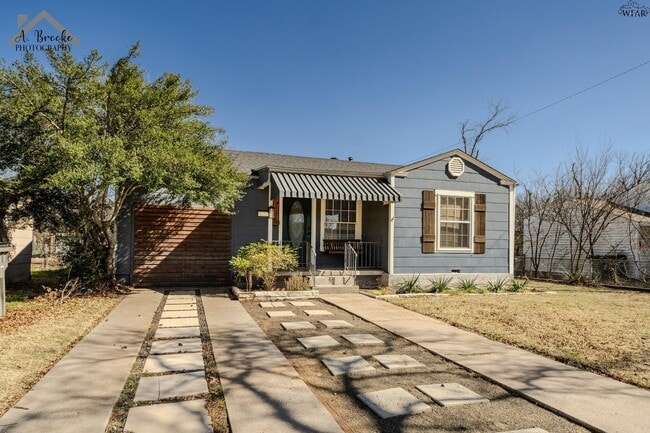 Photo - 3121 Sherwood Ln