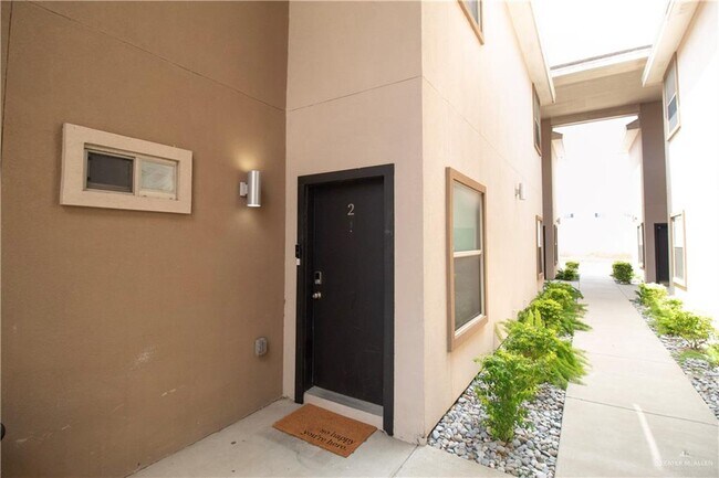 Photo - 18 W Daffodil Ave Unidad 2