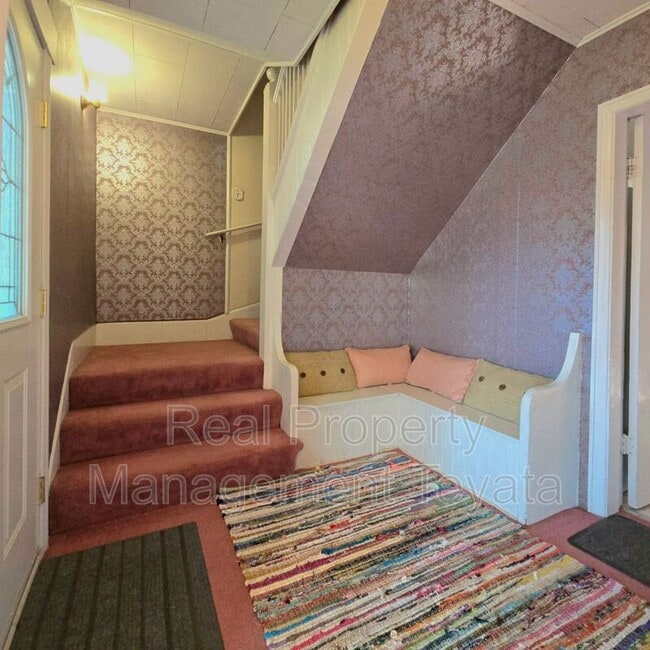 Photo - 2320 Jaeger St