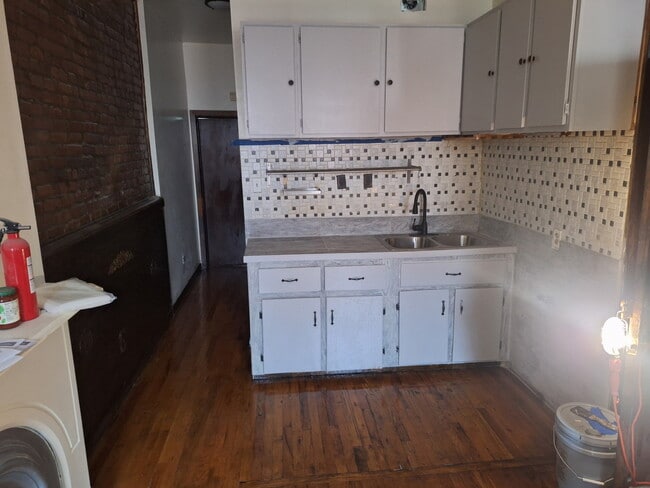 Photo - 140 W 123rd St Unit Apartment 3