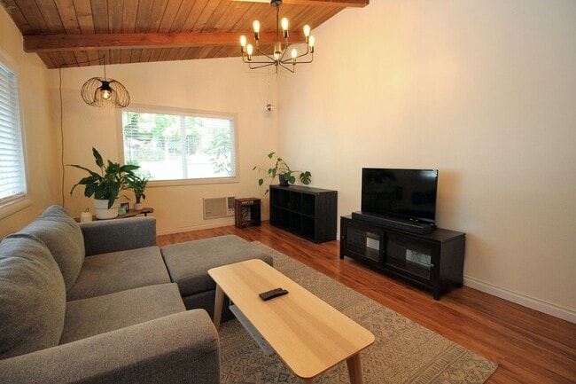 Photo - 11330 SW Tigard St