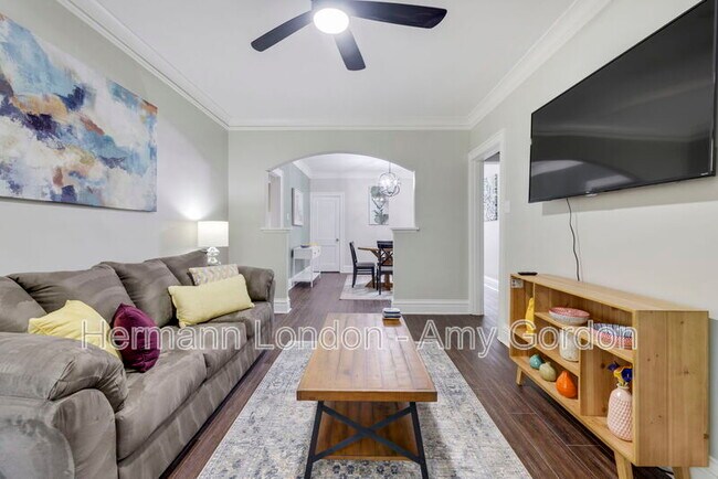 Photo - 6022 Dewey Ave Unit A