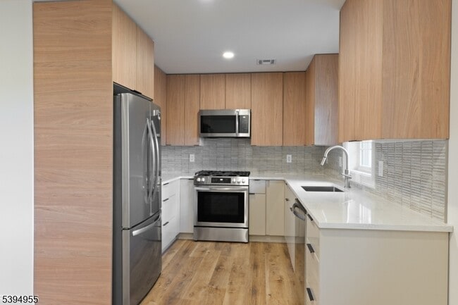 Photo - 42 Church St