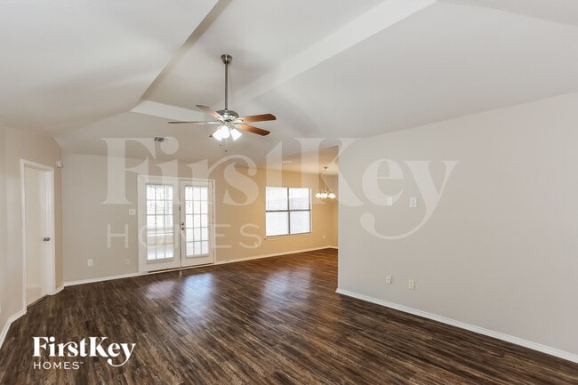 Photo - 6000 Lavaca Dr