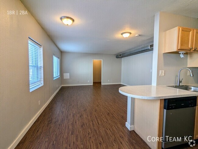 Building Photo - One be with den and two bathrooms! Unit 2 Rental