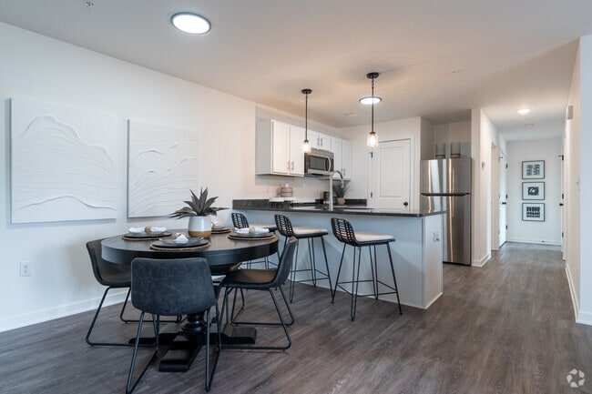 2BR, 2BA
