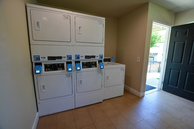 Photo - Sierra Oaks North Apartments