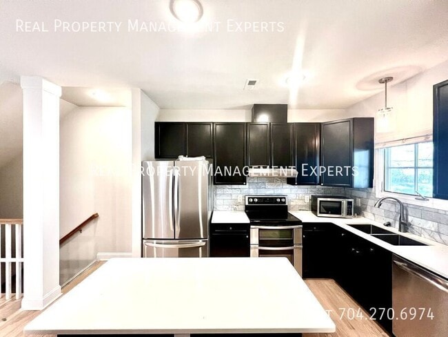 Photo - 729 Grandin Rd