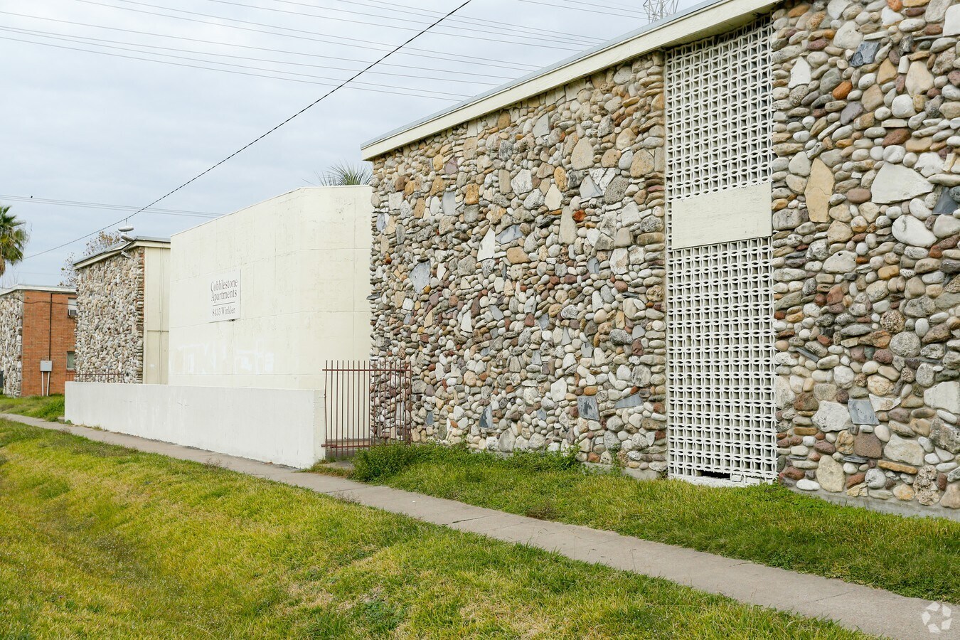 Cobblestone Apartments - Cobblestone Apartments