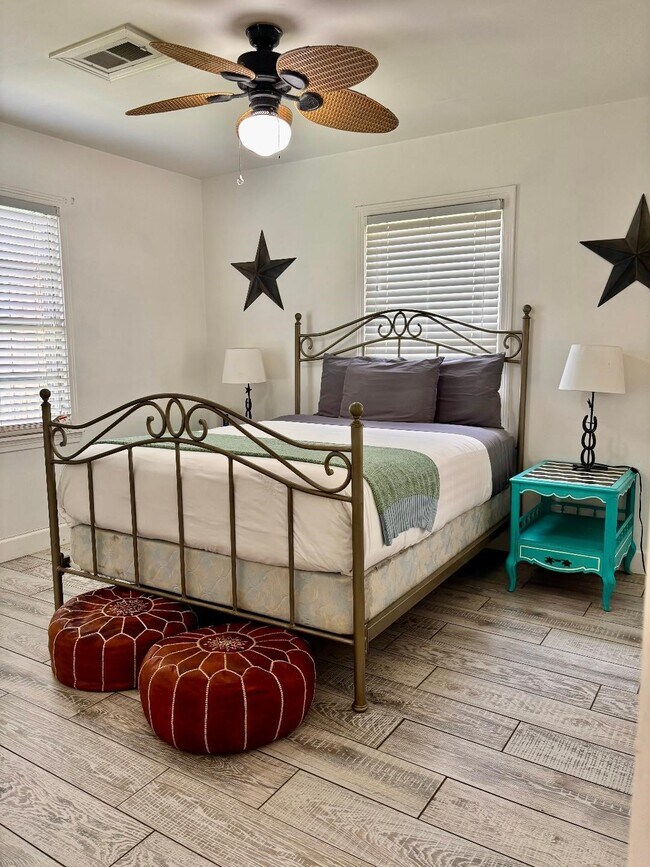 Photo - 1911 Tabor St