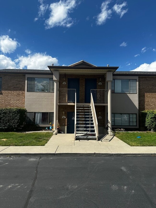 Photo - North Orem 2 bedroom/1 bath apartment Unit 833 (TH)
