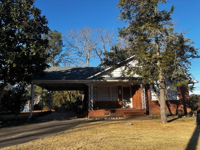 Building Photo - Historic Home in Downtown Bath
