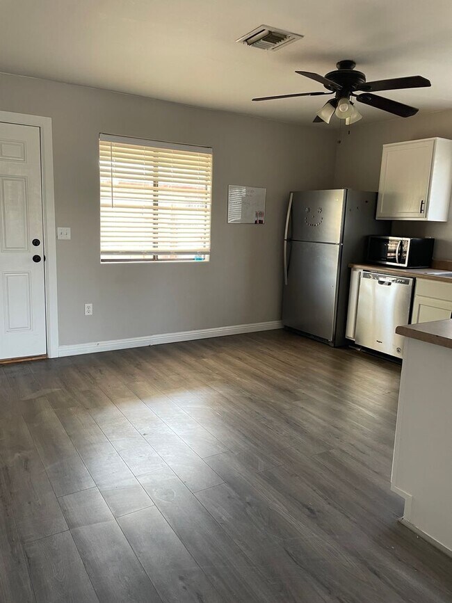 Photo - 1438 N Hualpai Rd Unidad 1