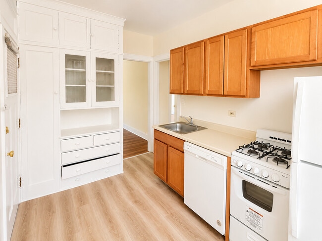 Photo - 737 Hinman Ave Unit 2W
