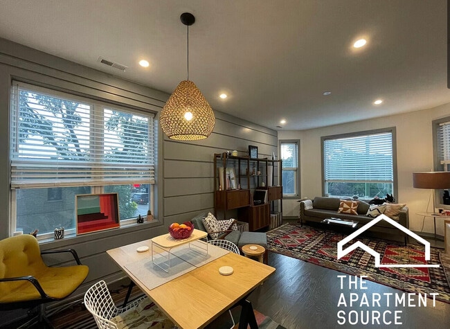 Photo - 2834 W Diversey Ave Unit 2F