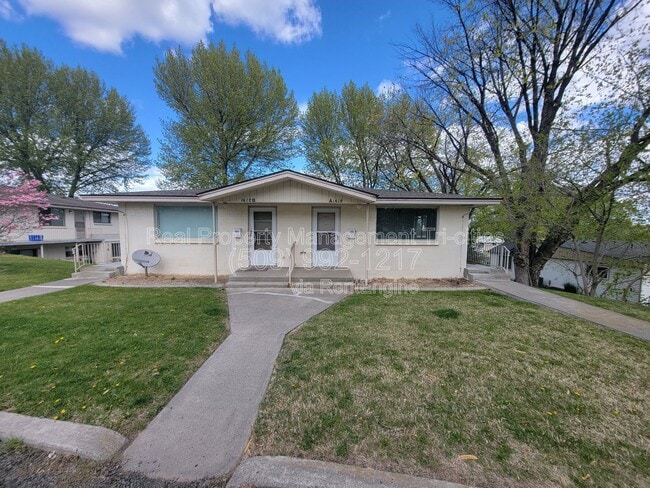 Building Photo - 1618 W 7th Pl Unit A