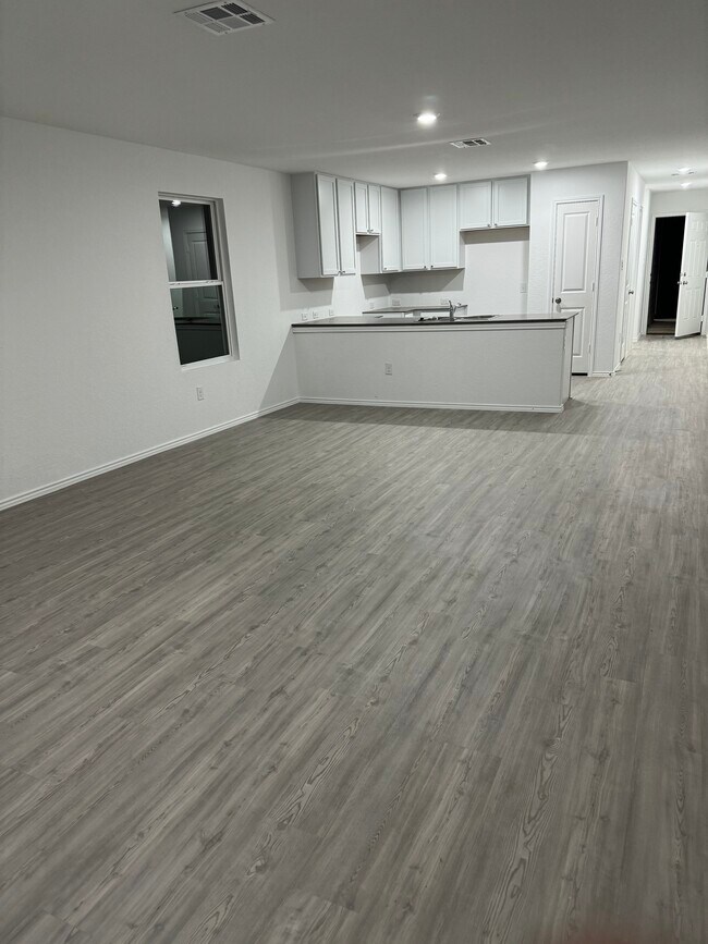 Photo - 7646 Chancery Gate