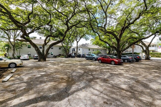 Photo - 5221 Bayshore Blvd Unit 11