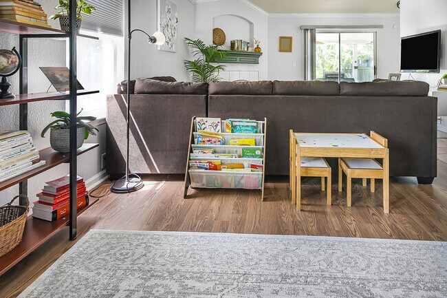 Building Photo - 904 Melted Candle Cove Unit SI ID1351743P