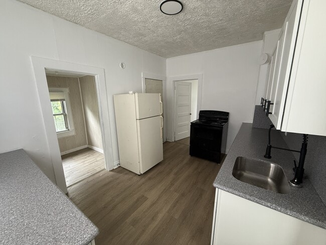 Photo - 125 Clyde St