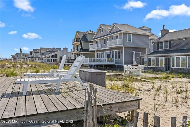 Building Photo - 1427 Ocean Front Rental