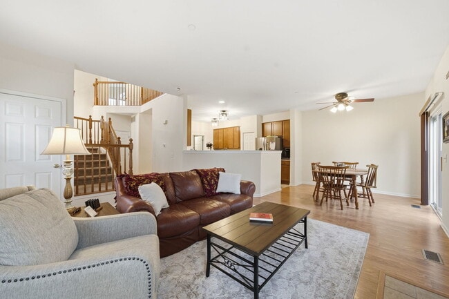 Photo - 1836 Candlelight Cir