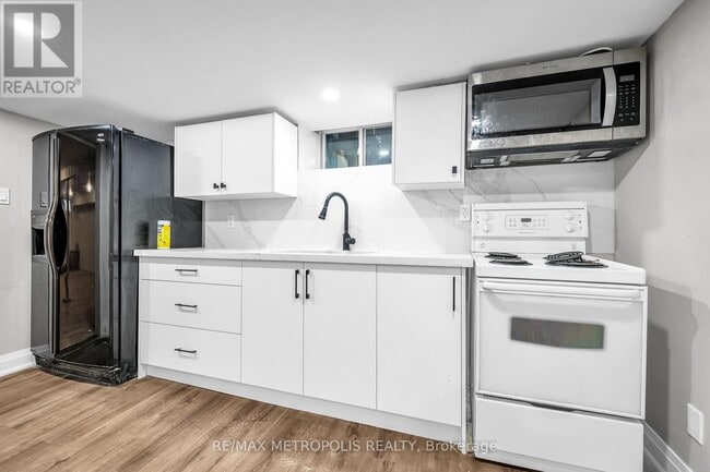 Photo - 48 Billingsgate Crescent