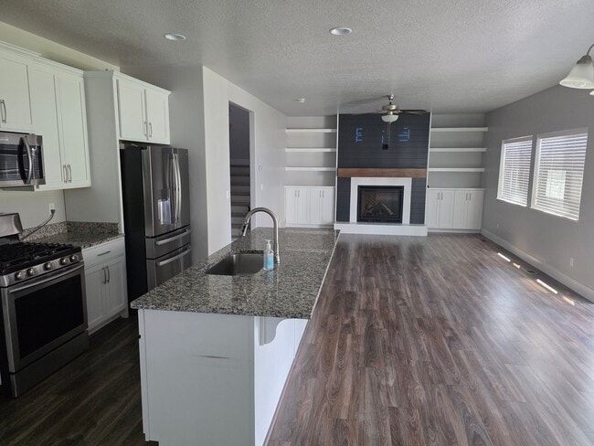 Photo - 73 W Hillside Dr