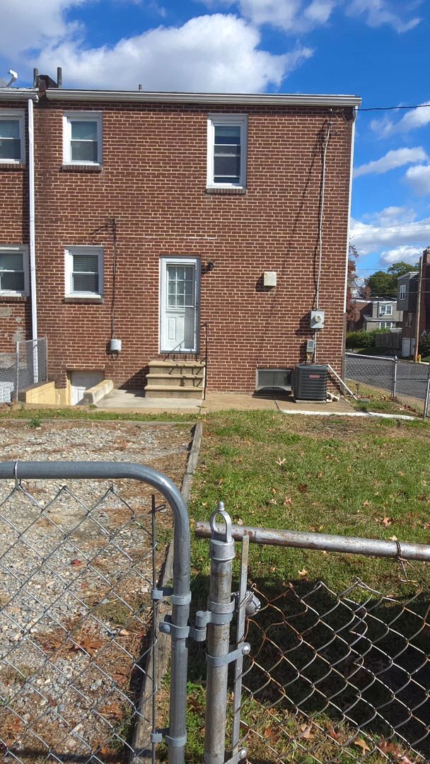 Photo - 3 bedroom, 1.5 bath end unit townhome